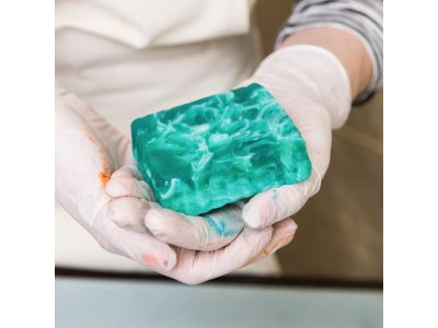 Zoom bild av Starbond Mica Pulver Pigment Set - Röd, Grön och Blå Palett - 24 x 10g Flaskor