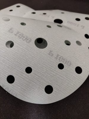 Zoom bild av ø150mm Aluminium Oxide slip-papper P1000